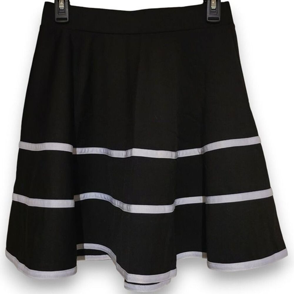 Lot of 3 Skater Skirts 2 Hot Topic 1 Unbranded Black Metal Belt Medium - Picture 4 of 6